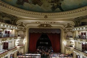 Die wunderschöne Buchhandlung in dem ehemaligen Theater in Recoleta