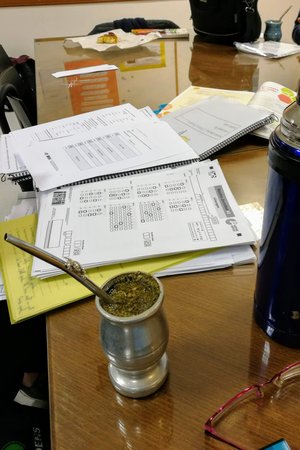 Mate im Lehrerzimmer