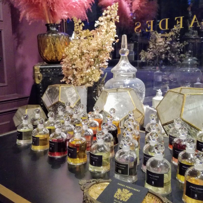 Betörende Düfte in der exquisiten Parfümerie